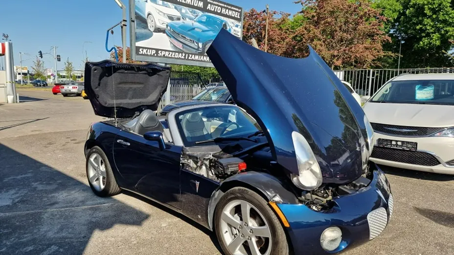 PONTIAC Solstice -