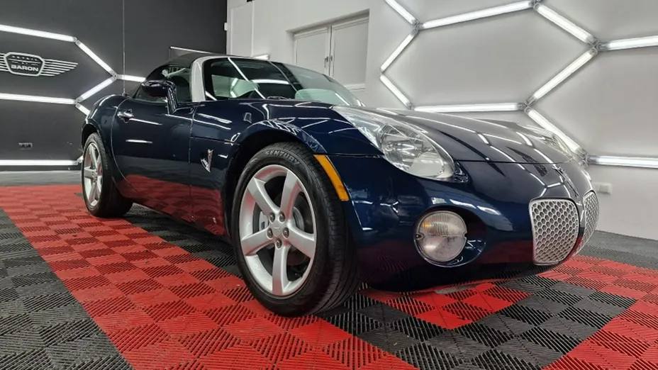 PONTIAC Solstice -