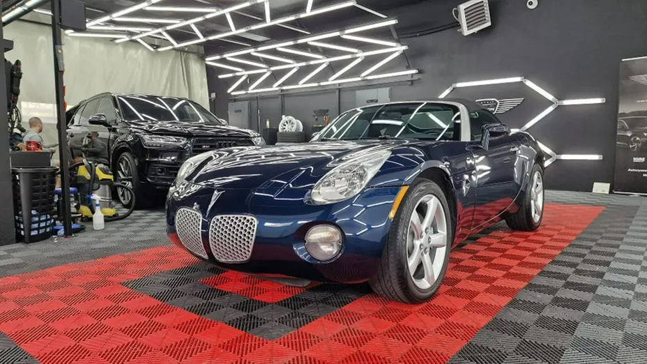 PONTIAC Solstice -