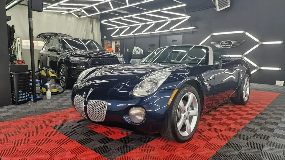 PONTIAC Solstice -