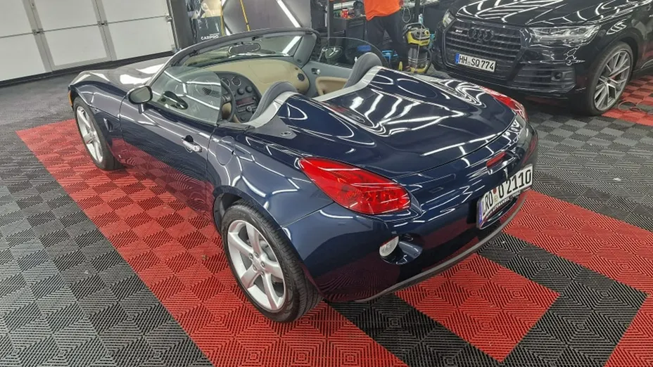 PONTIAC Solstice -