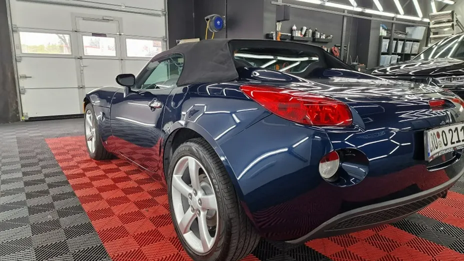 PONTIAC Solstice -