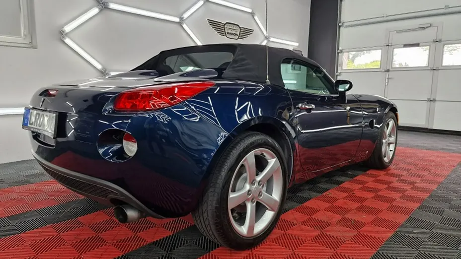 PONTIAC Solstice -