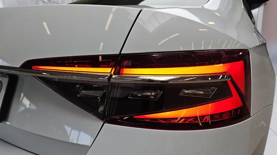 SKODA Superb Superb 2.0 TDI SCR Style DSG