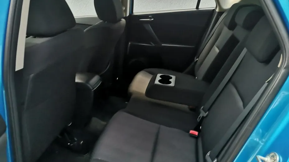 MAZDA 3 -