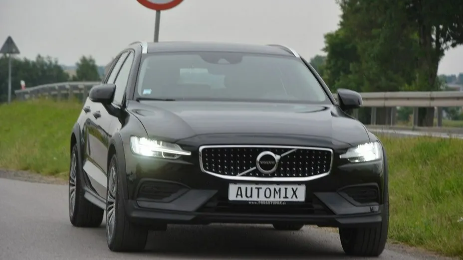 VOLVO V60 -