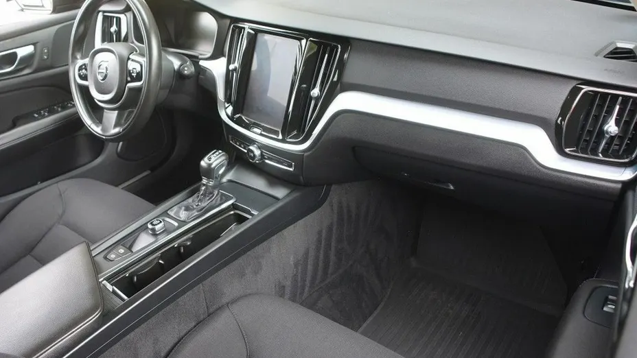 VOLVO V60 -