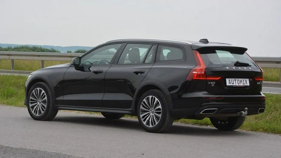 VOLVO V60 -