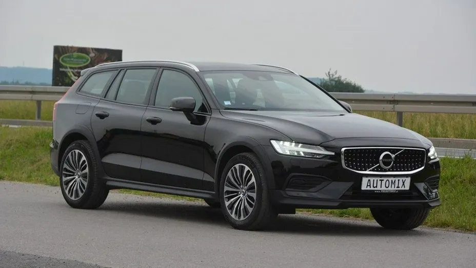 VOLVO V60 -