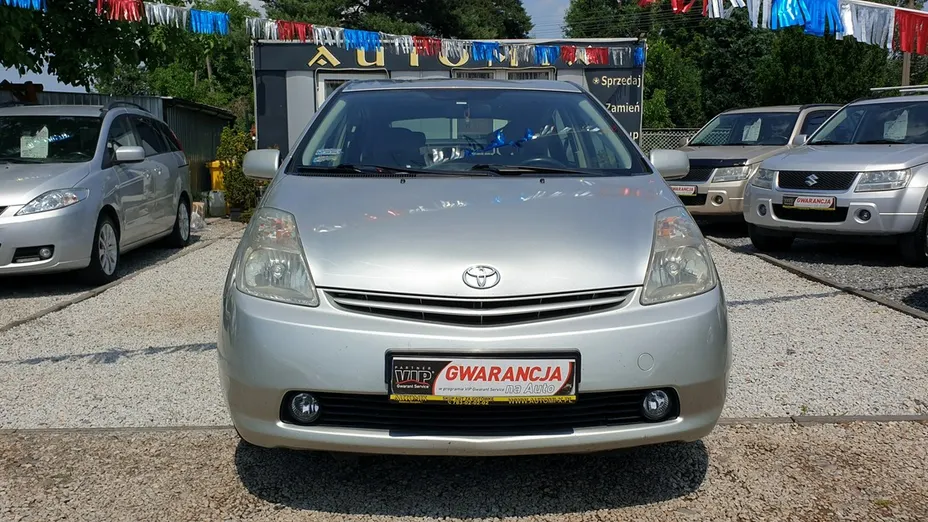 TOYOTA Prius -
