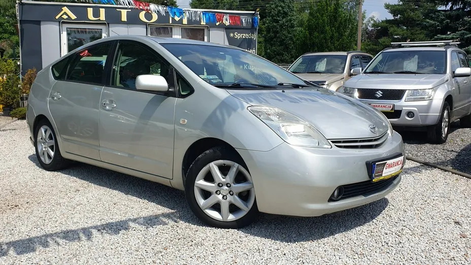 TOYOTA Prius -