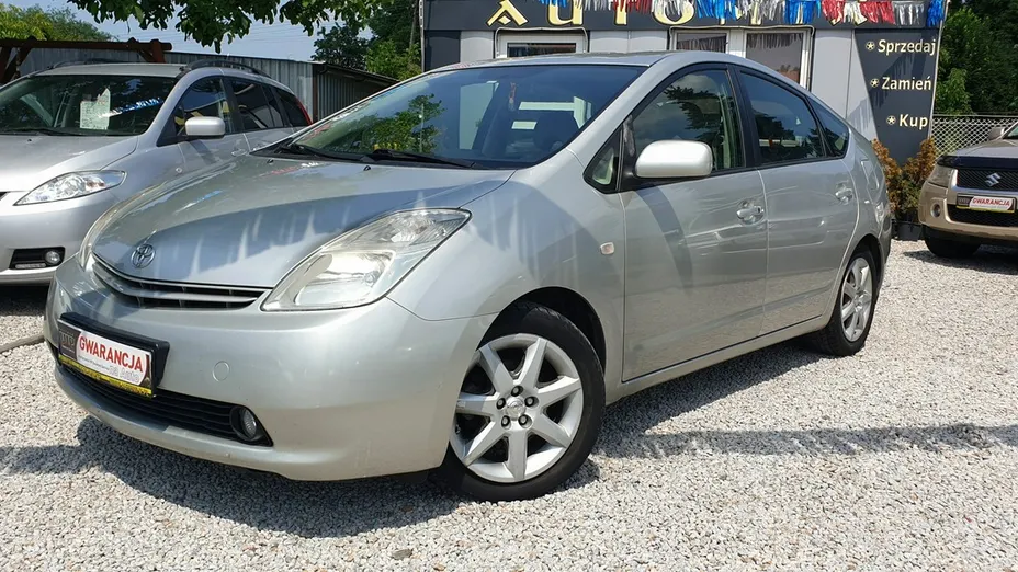 TOYOTA Prius -