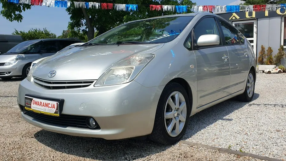 TOYOTA Prius -
