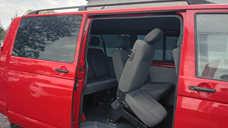 VOLKSWAGEN Transporter -