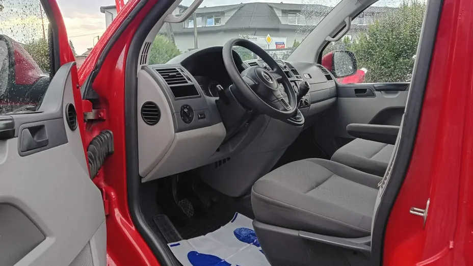 VOLKSWAGEN Transporter -