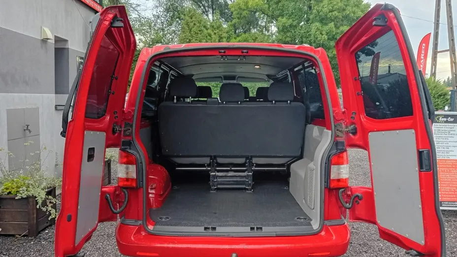 VOLKSWAGEN Transporter -