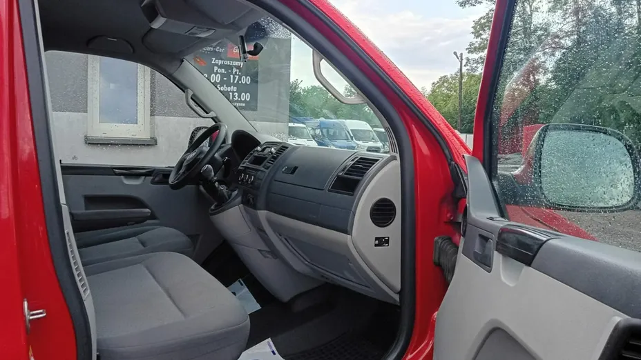 VOLKSWAGEN Transporter -