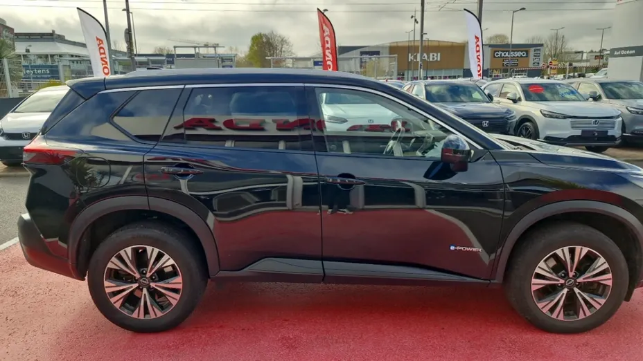NISSAN X-Trail -