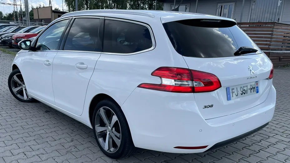 PEUGEOT 308 -