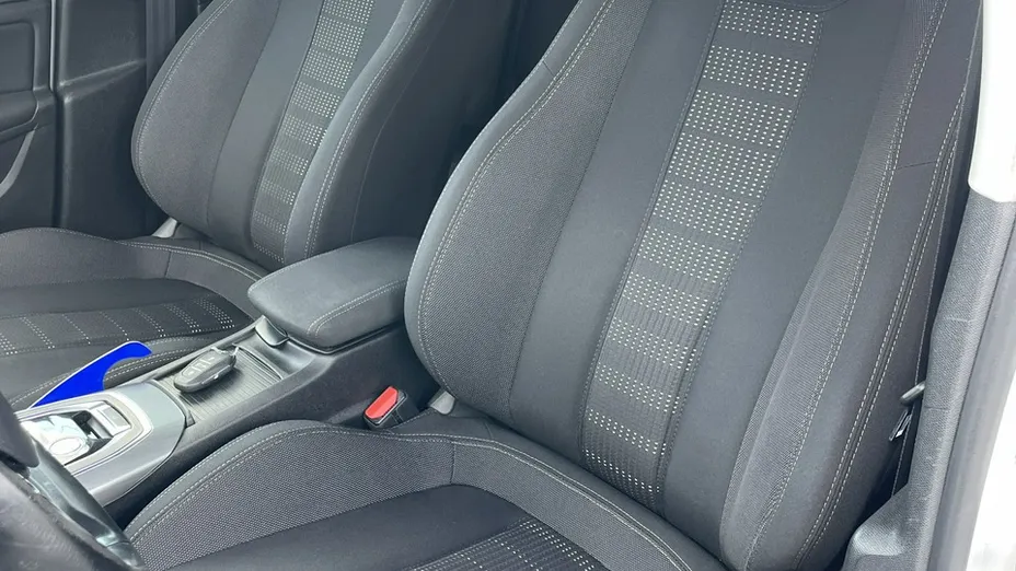 PEUGEOT 308 -