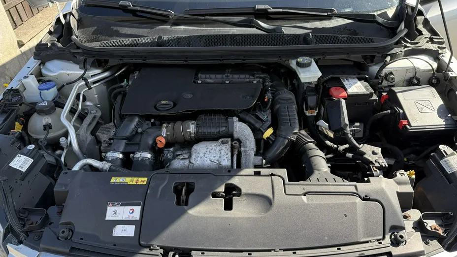 PEUGEOT 308 -