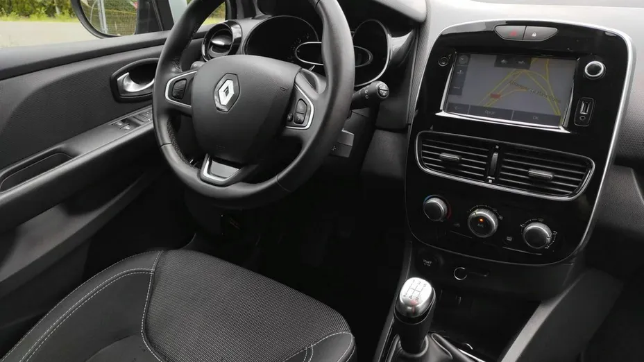 RENAULT Clio -