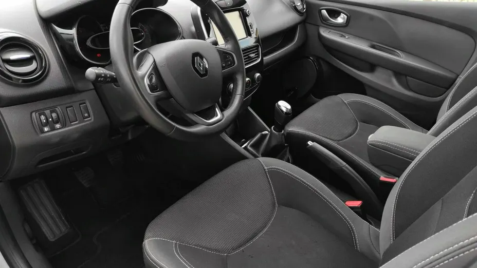 RENAULT Clio -