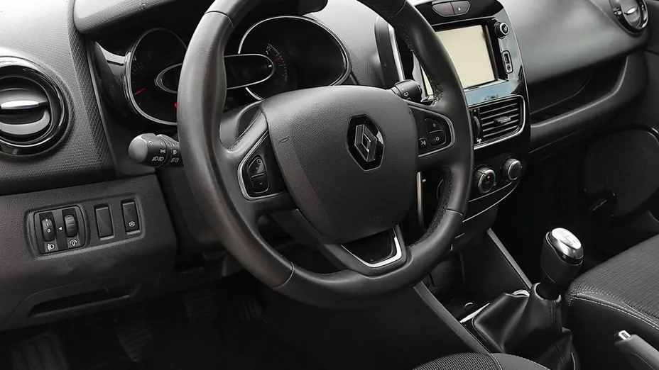 RENAULT Clio -