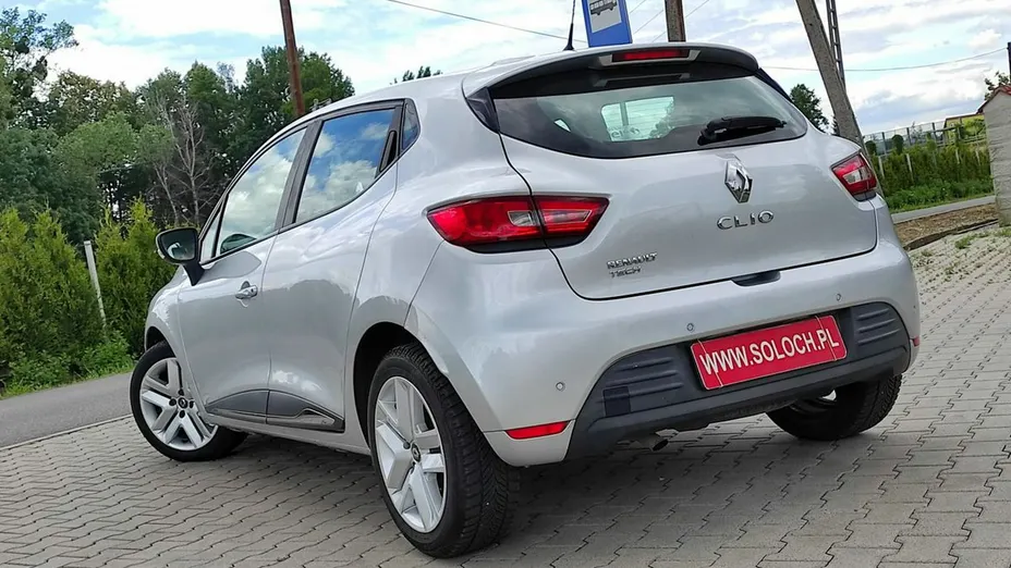 RENAULT Clio -