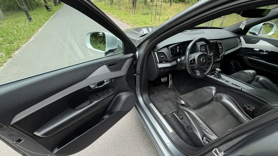 VOLVO XC90 -