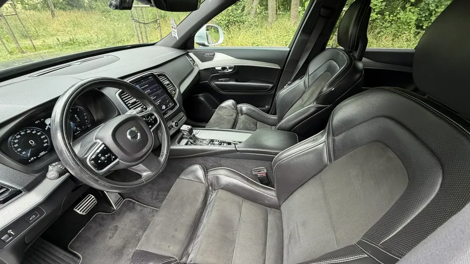 VOLVO XC90 -