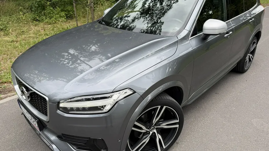 VOLVO XC90 -