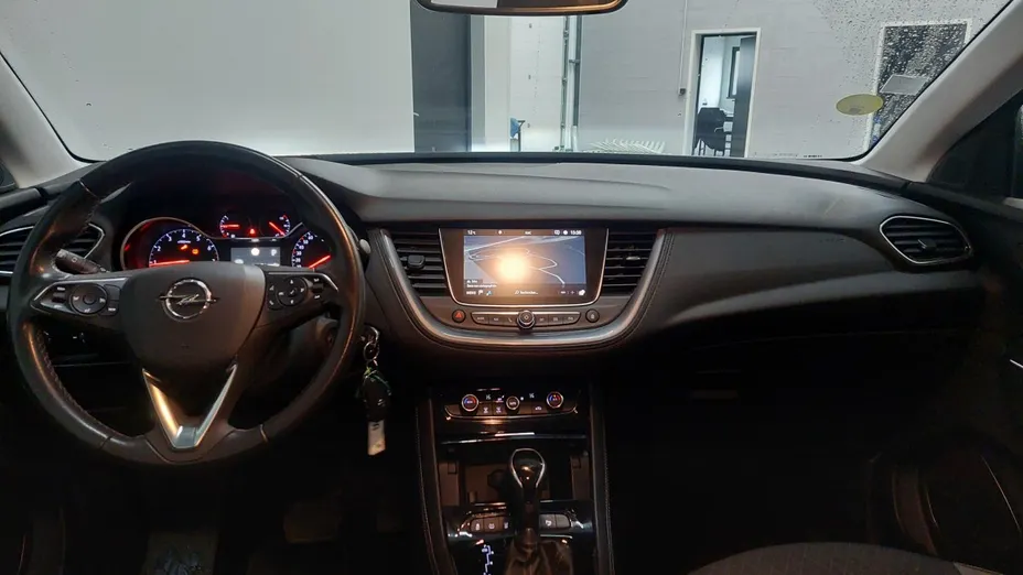 OPEL Grandland -