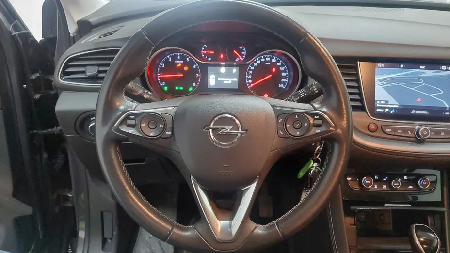 OPEL Grandland -