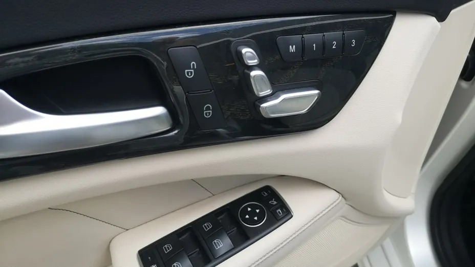 MERCEDES-BENZ CLS -