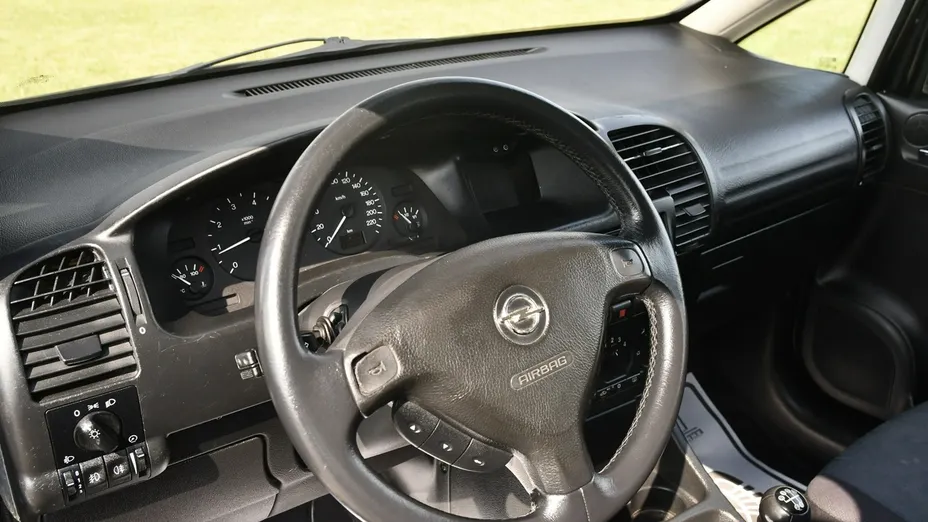 OPEL Zafira -