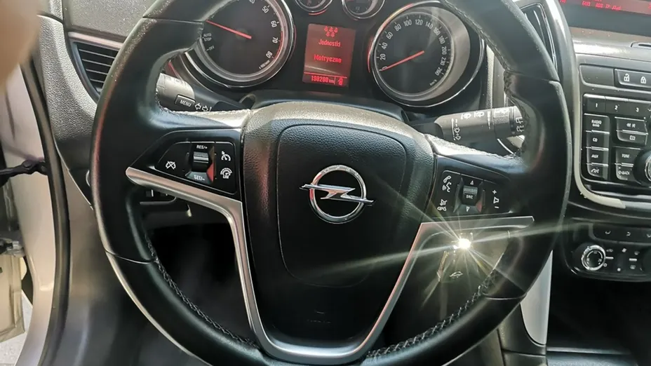 OPEL Zafira -