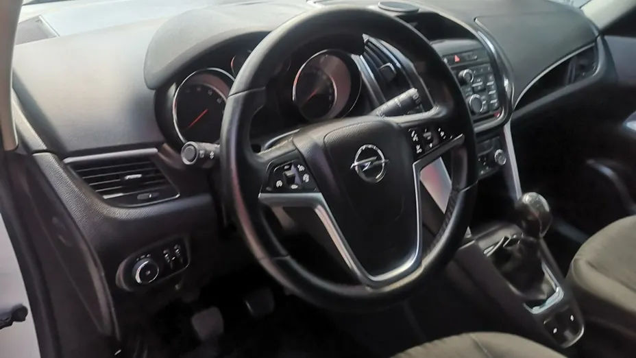 OPEL Zafira -