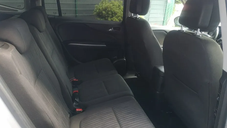OPEL Zafira -