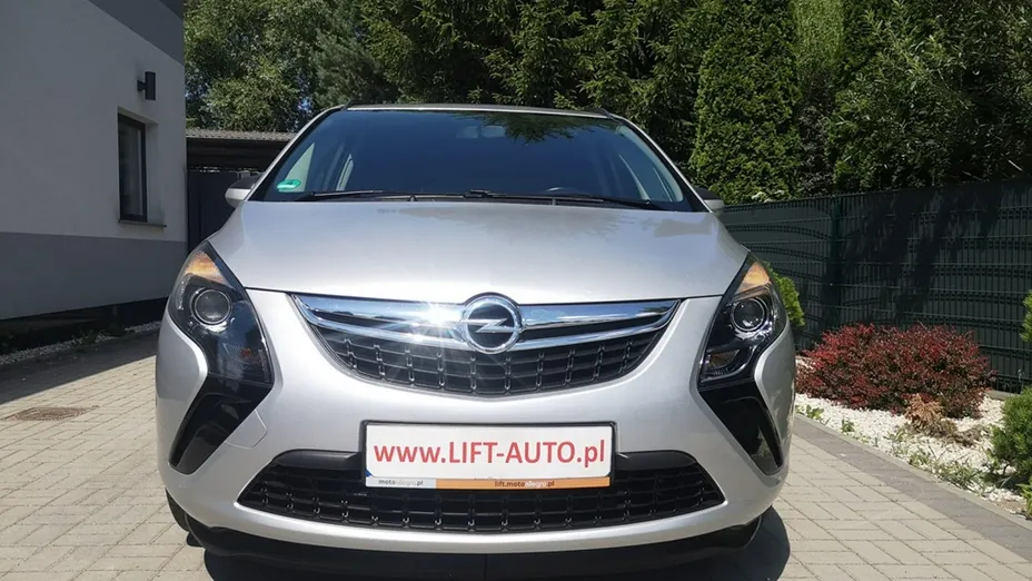 OPEL Zafira -