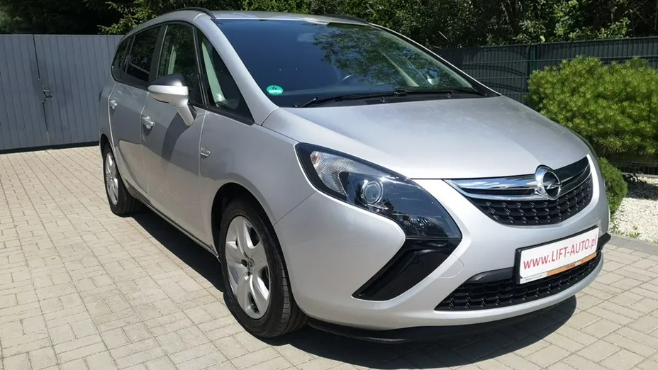 OPEL Zafira -