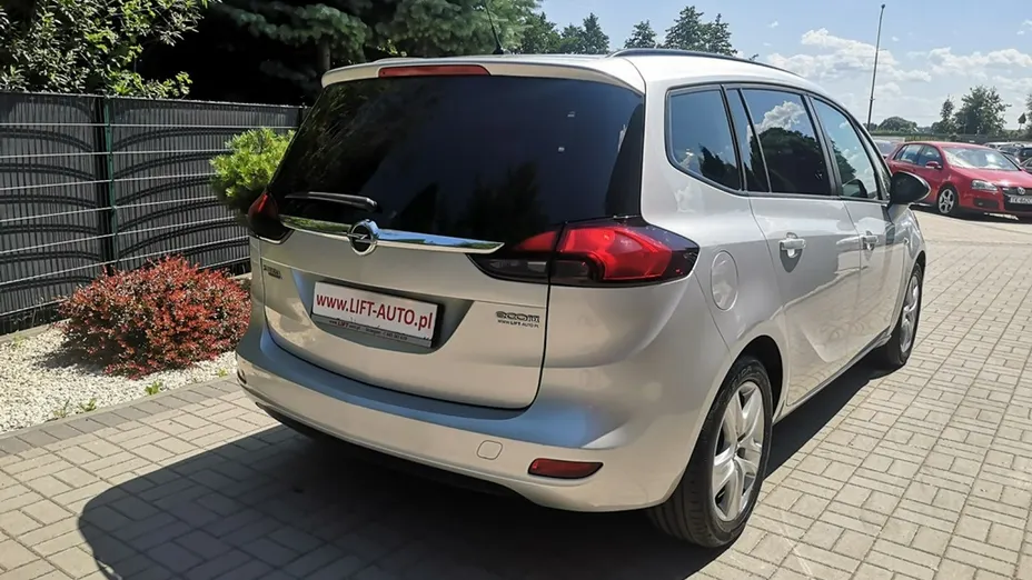 OPEL Zafira -