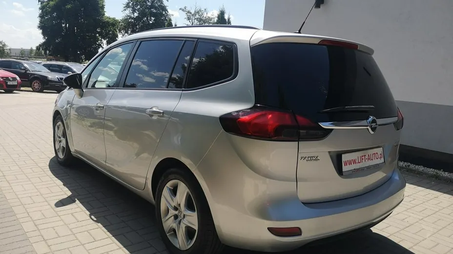 OPEL Zafira -