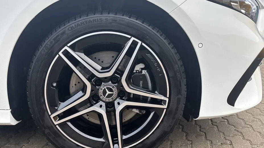 MERCEDES-BENZ A Klasa A 250 e PHEV AMG Line 8G-DCT