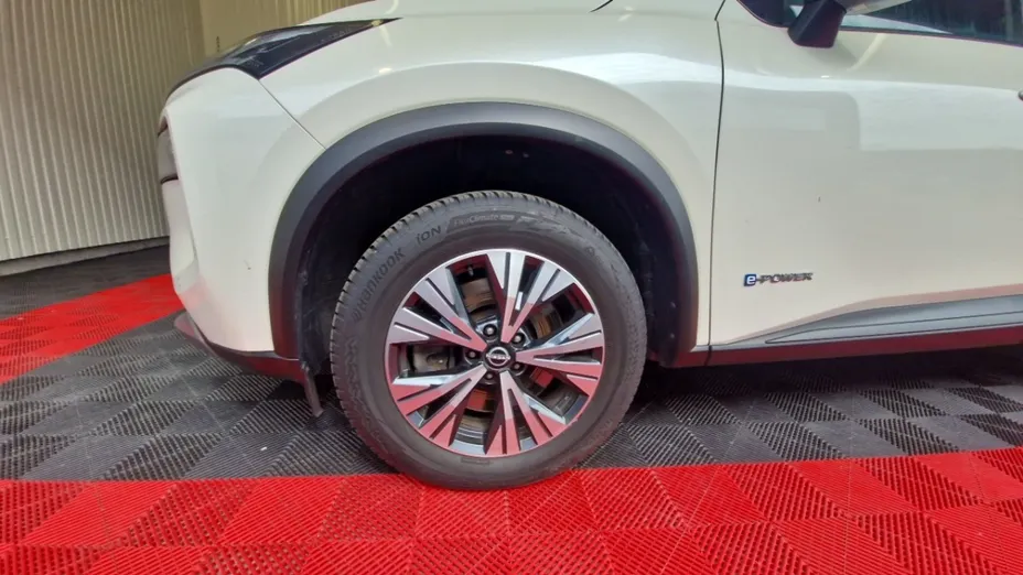 NISSAN X-Trail -