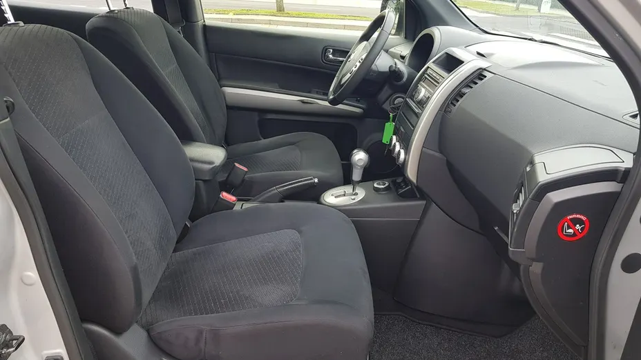 NISSAN X-Trail -