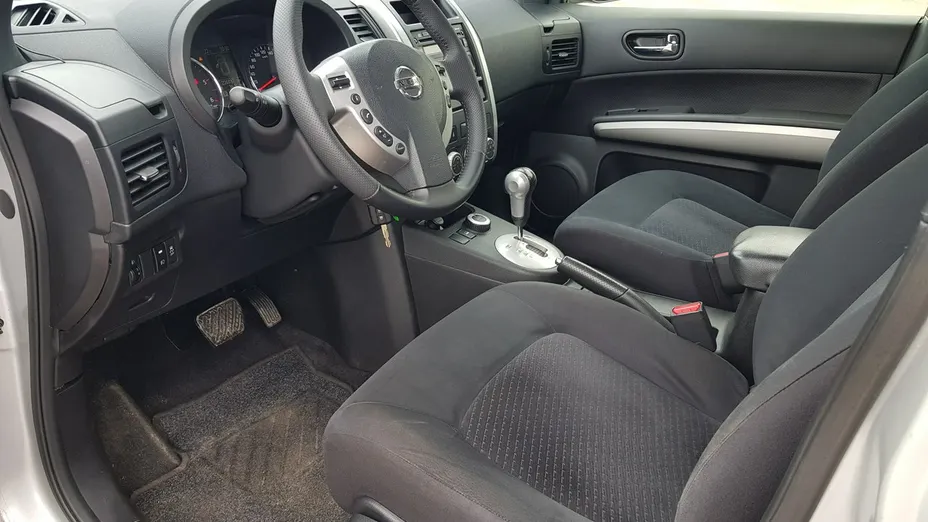 NISSAN X-Trail -