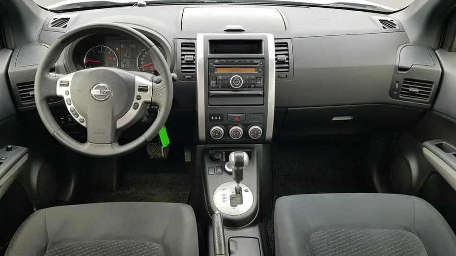 NISSAN X-Trail -