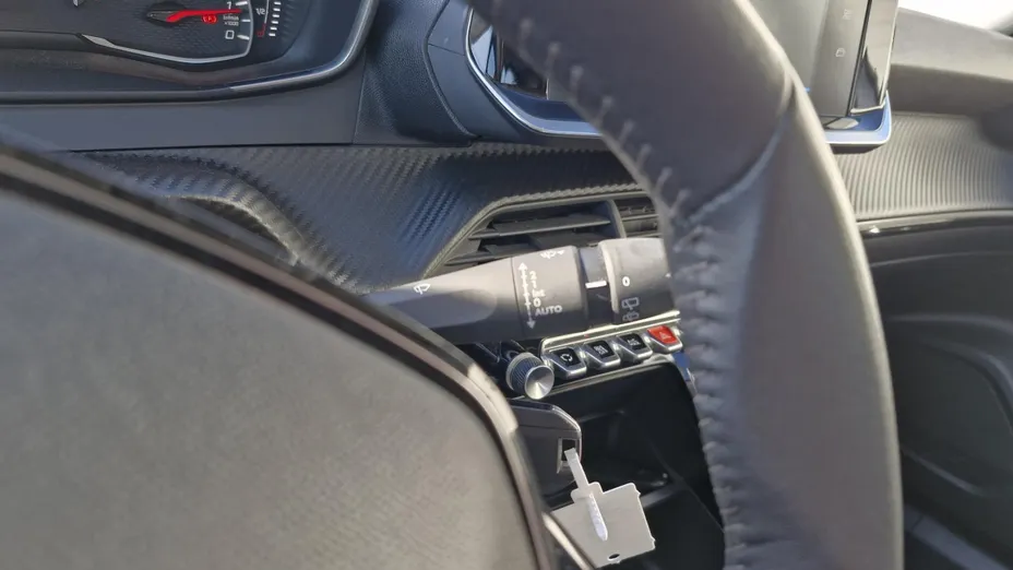 PEUGEOT 2008 -