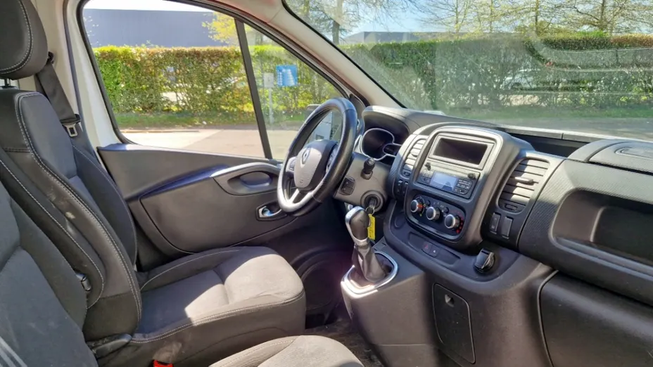 RENAULT Trafic -